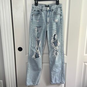 Aeropostale Women’s 90’s Baggy Ripped Jeans